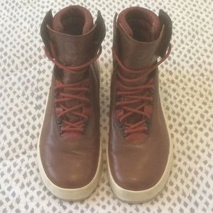 Mens Adidas SLVR ankle boots,size 8.5.hardly worn.
